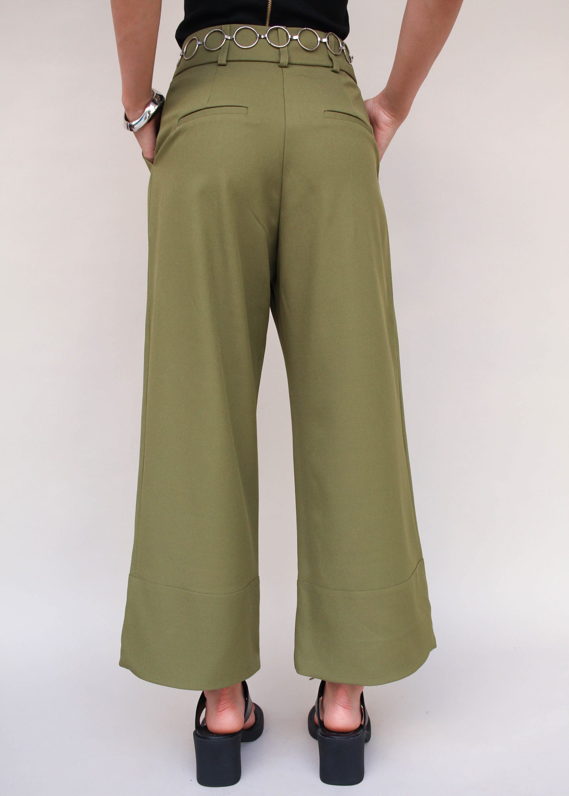 Calça clearance pantacourt verde